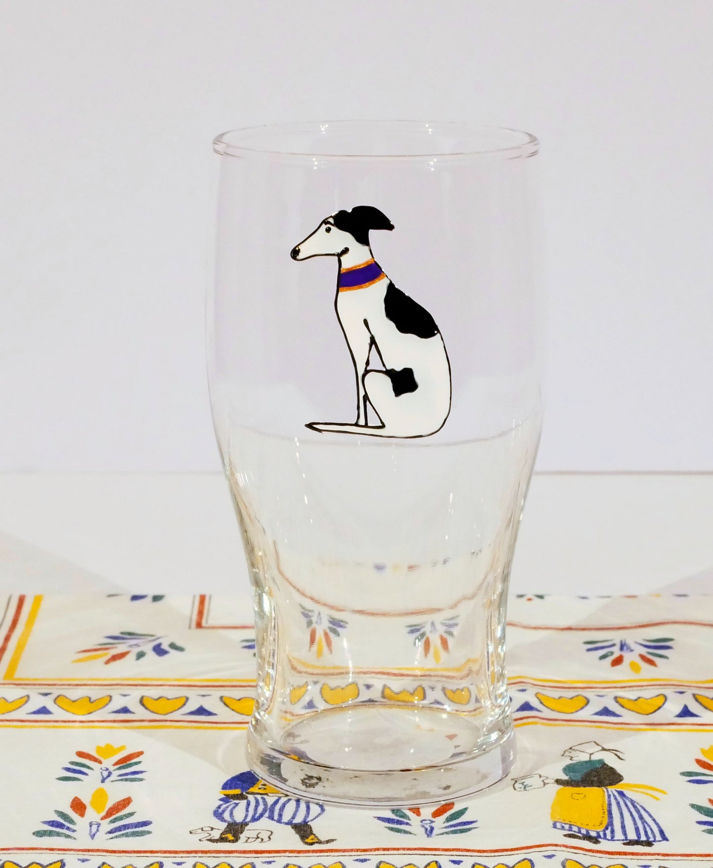 Sitting Hound Pint Glass