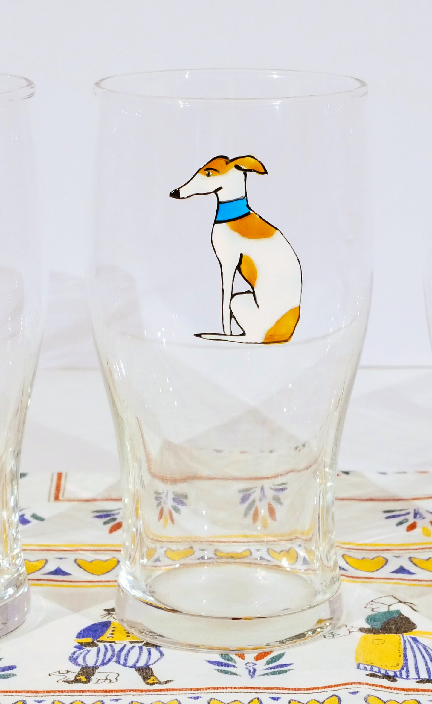 Sitting Hound Pint Glass