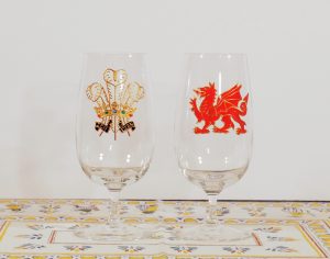3 Feathers, Prince of Wales, 3 Feathers Glass, Welsh Gift, Welsh Gifts, Welsh Art, Made in Wales, Welsh Beer, Welsh Lager, Welsh drink,
